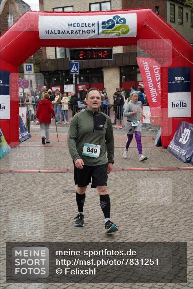 04.05.2025 - 8. Wedeler Halbmarathon Felixshl http://msf.ph/oto/7831251 04.05.2025 12:11:40 Ziel 849, 909 meine-sportfotos.de