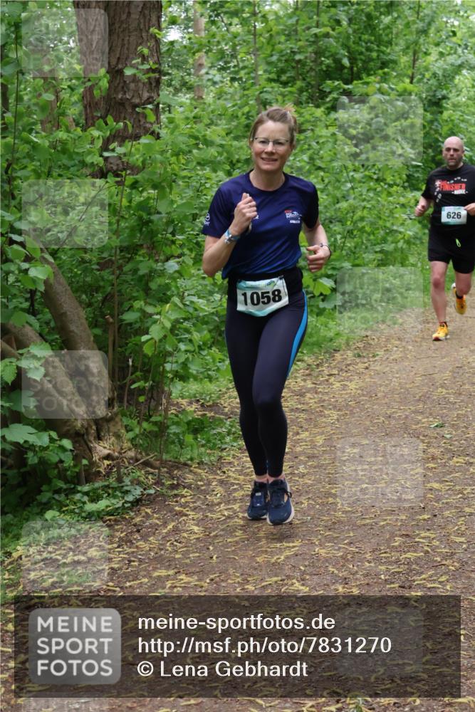 04.05.2025 - 8. Wedeler Halbmarathon Lena Gebhardt http://msf.ph/oto/7831270 04.05.2025 11:17:30 Laufen 1058, 626 meine-sportfotos.de