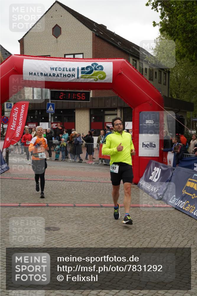 04.05.2025 - 8. Wedeler Halbmarathon Felixshl http://msf.ph/oto/7831292 04.05.2025 12:11:53 Ziel 197, 811, 819 meine-sportfotos.de