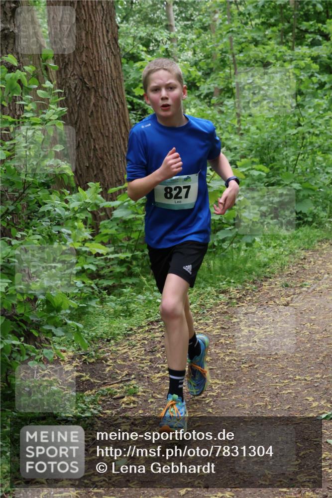 04.05.2025 - 8. Wedeler Halbmarathon Lena Gebhardt http://msf.ph/oto/7831304 04.05.2025 11:17:33 Laufen 827 meine-sportfotos.de