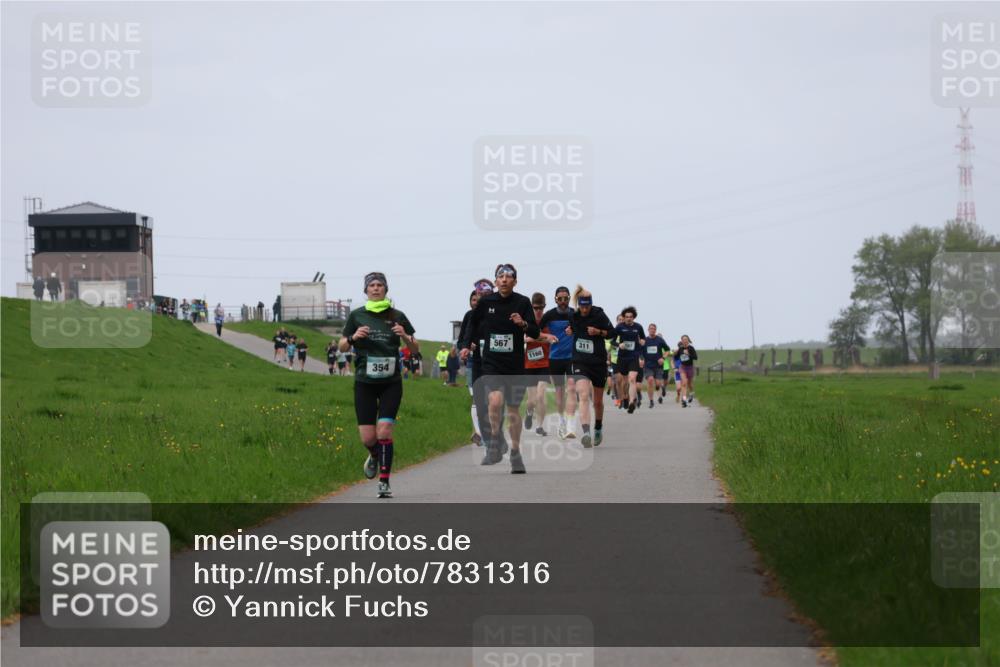04.05.2025 - 8. Wedeler Halbmarathon Yannick Fuchs http://msf.ph/oto/7831316 04.05.2025 11:20:04 Laufen 567 meine-sportfotos.de