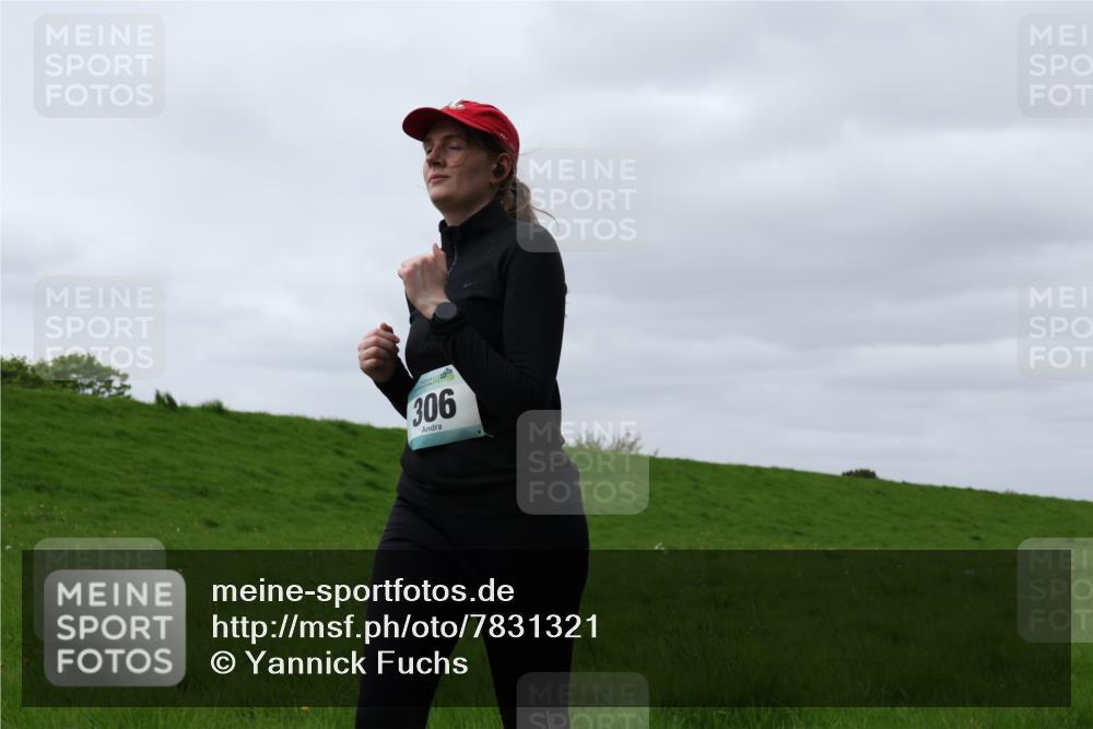 04.05.2025 - 8. Wedeler Halbmarathon Yannick Fuchs http://msf.ph/oto/7831321 04.05.2025 11:39:52 Laufen 306 meine-sportfotos.de