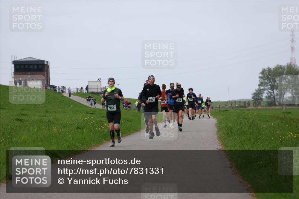 04.05.2025 - 8. Wedeler Halbmarathon Yannick Fuchs http://msf.ph/oto/7831331 04.05.2025 11:20:05 Laufen  meine-sportfotos.de