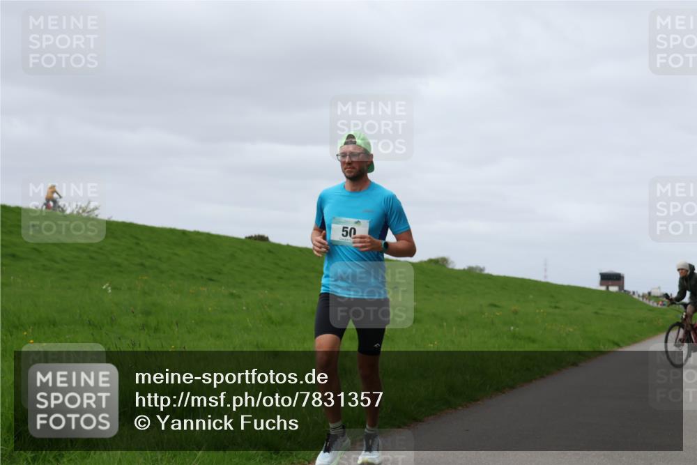 04.05.2025 - 8. Wedeler Halbmarathon Yannick Fuchs http://msf.ph/oto/7831357 04.05.2025 11:40:08 Laufen 50 meine-sportfotos.de