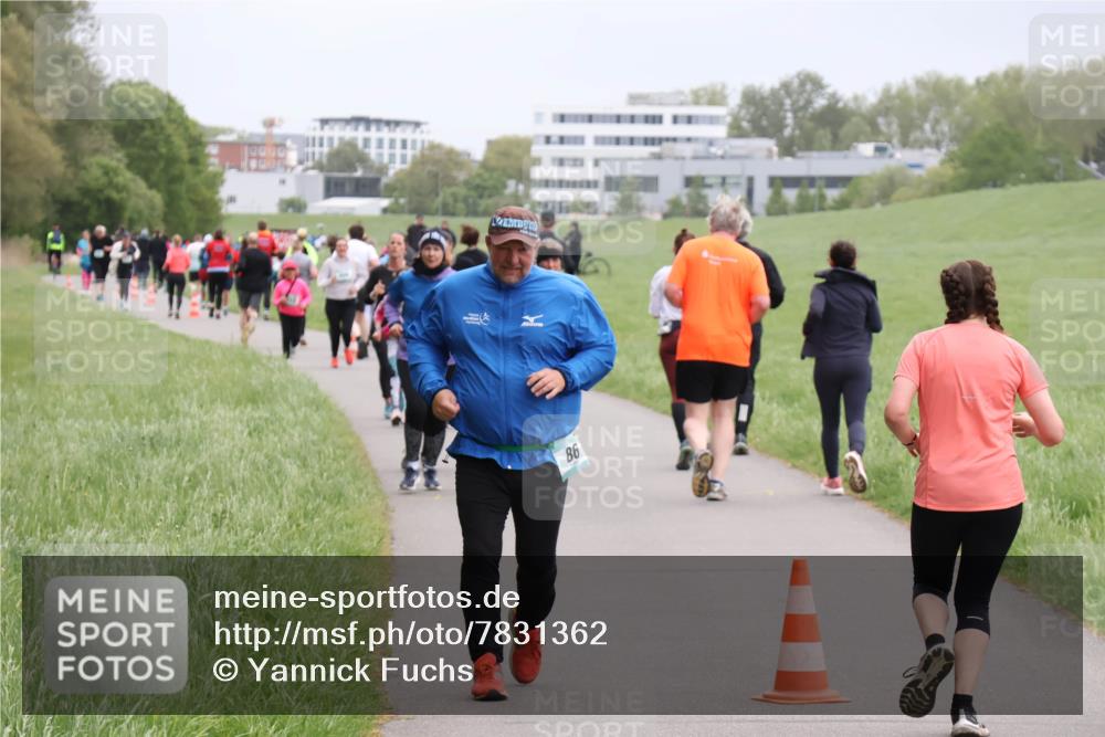 04.05.2025 - 8. Wedeler Halbmarathon Yannick Fuchs http://msf.ph/oto/7831362 04.05.2025 11:20:10 Laufen 86 meine-sportfotos.de