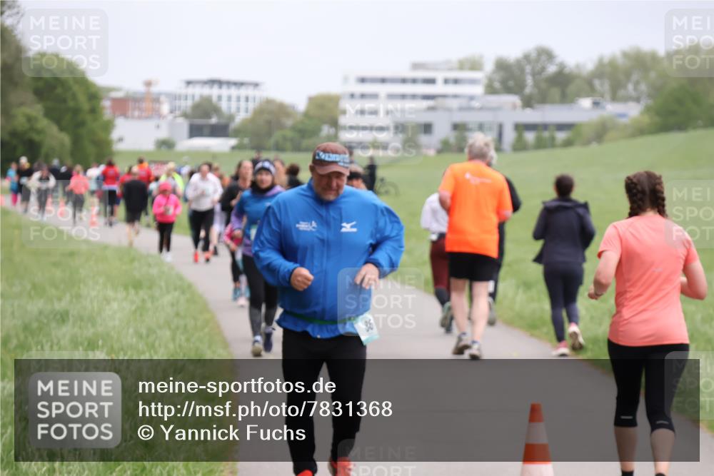 04.05.2025 - 8. Wedeler Halbmarathon Yannick Fuchs http://msf.ph/oto/7831368 04.05.2025 11:20:11 Laufen  meine-sportfotos.de