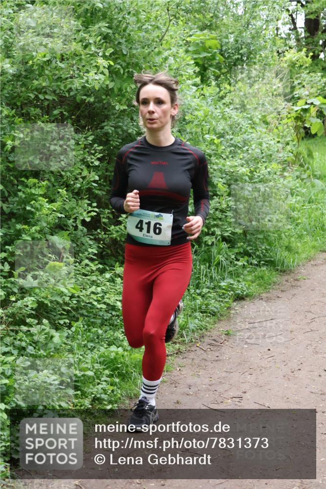 04.05.2025 - 8. Wedeler Halbmarathon Lena Gebhardt http://msf.ph/oto/7831373 04.05.2025 11:17:51 Laufen 416 meine-sportfotos.de