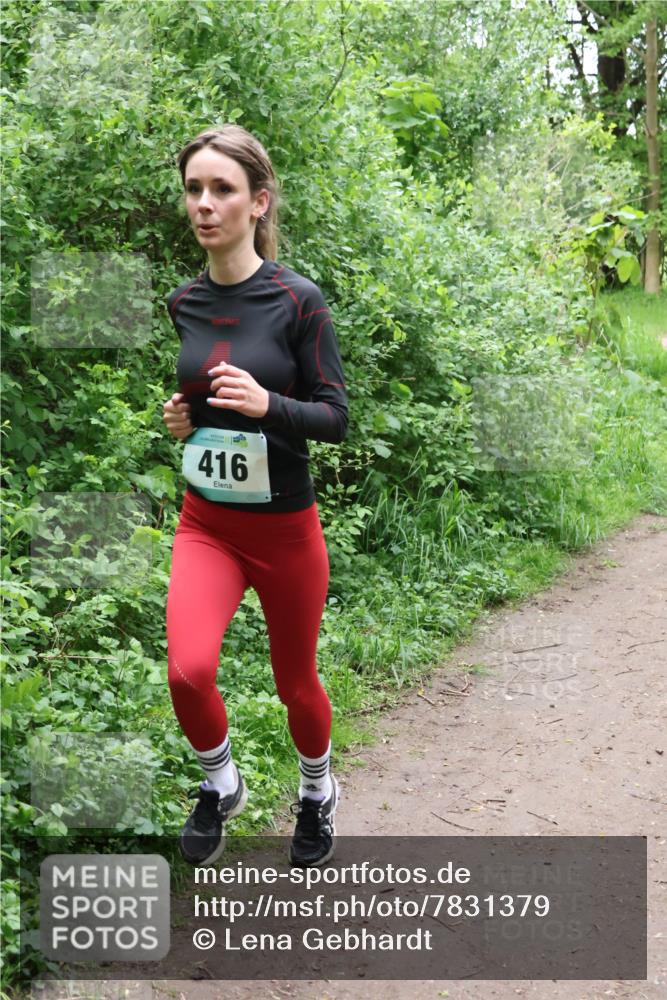 04.05.2025 - 8. Wedeler Halbmarathon Lena Gebhardt http://msf.ph/oto/7831379 04.05.2025 11:17:51 Laufen 416 meine-sportfotos.de