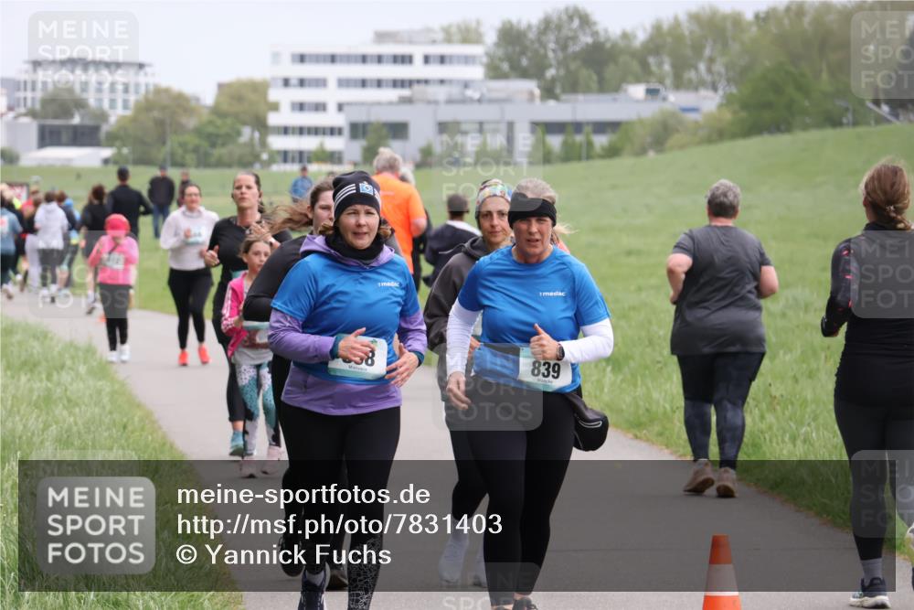 04.05.2025 - 8. Wedeler Halbmarathon Yannick Fuchs http://msf.ph/oto/7831403 04.05.2025 11:20:16 Laufen 839 meine-sportfotos.de