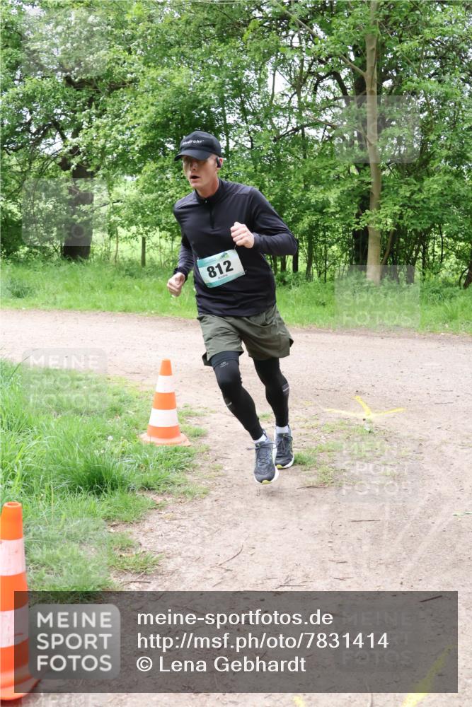04.05.2025 - 8. Wedeler Halbmarathon Lena Gebhardt http://msf.ph/oto/7831414 04.05.2025 11:18:00 Laufen 812 meine-sportfotos.de