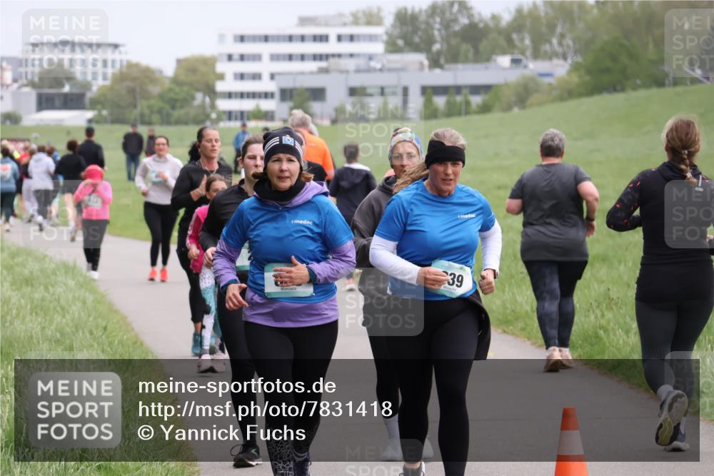 04.05.2025 - 8. Wedeler Halbmarathon Yannick Fuchs http://msf.ph/oto/7831418 04.05.2025 11:20:17 Laufen 39 meine-sportfotos.de