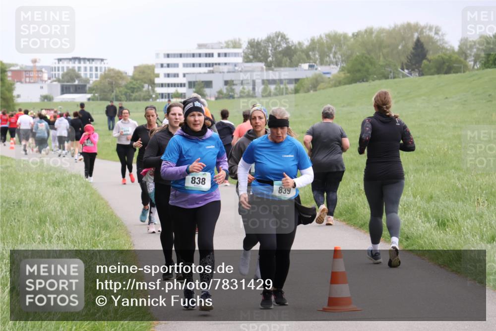 04.05.2025 - 8. Wedeler Halbmarathon Yannick Fuchs http://msf.ph/oto/7831429 04.05.2025 11:20:17 Laufen 666, 838, 839 meine-sportfotos.de