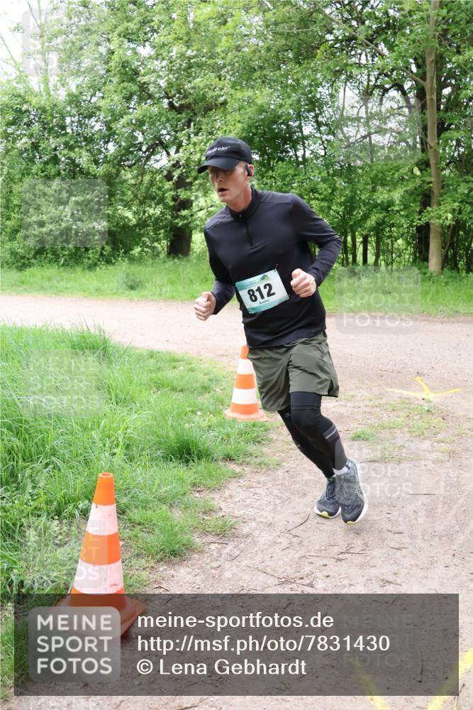 04.05.2025 - 8. Wedeler Halbmarathon Lena Gebhardt http://msf.ph/oto/7831430 04.05.2025 11:18:00 Laufen 812 meine-sportfotos.de