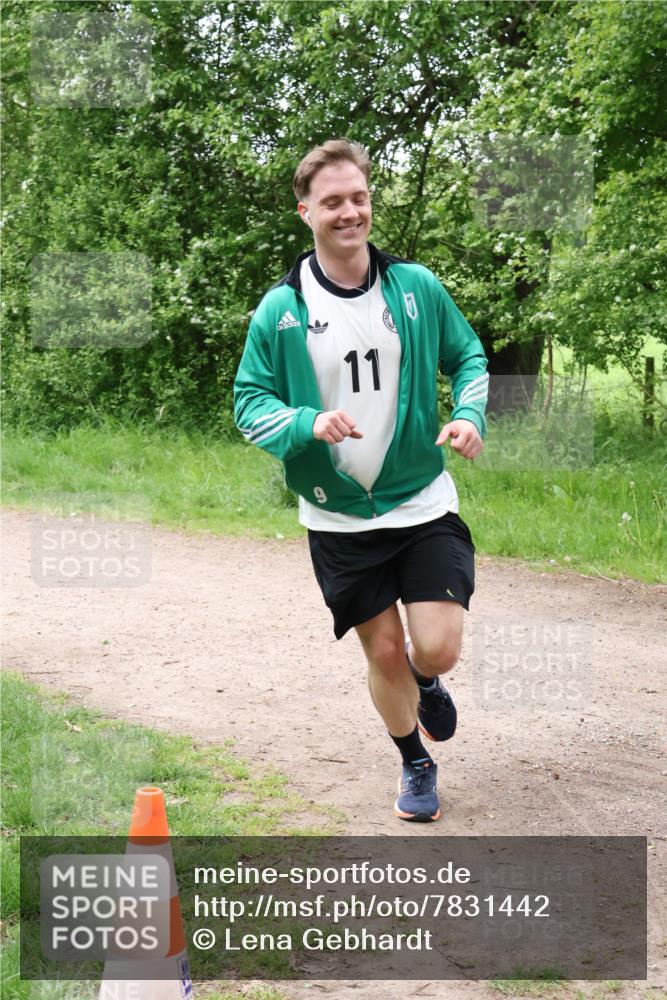 04.05.2025 - 8. Wedeler Halbmarathon Lena Gebhardt http://msf.ph/oto/7831442 04.05.2025 11:18:02 Laufen 11 meine-sportfotos.de