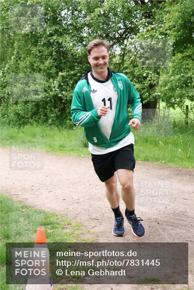 04.05.2025 - 8. Wedeler Halbmarathon Lena Gebhardt http://msf.ph/oto/7831445 04.05.2025 11:18:03 Laufen 11 meine-sportfotos.de