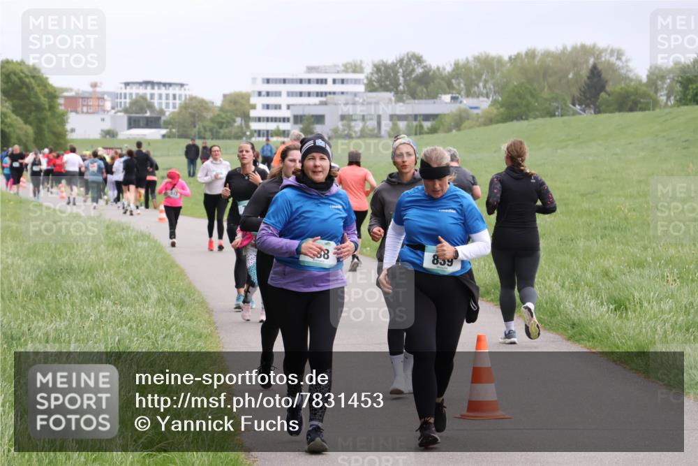 04.05.2025 - 8. Wedeler Halbmarathon Yannick Fuchs http://msf.ph/oto/7831453 04.05.2025 11:20:18 Laufen 859 meine-sportfotos.de