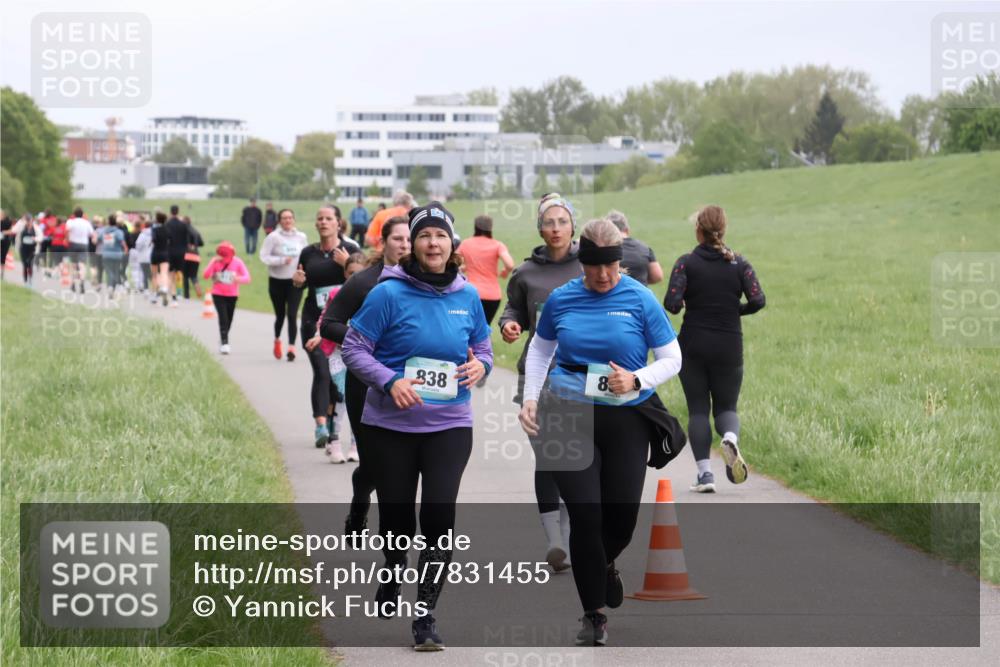 04.05.2025 - 8. Wedeler Halbmarathon Yannick Fuchs http://msf.ph/oto/7831455 04.05.2025 11:20:18 Laufen 838, 8 meine-sportfotos.de
