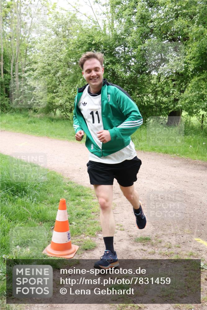 04.05.2025 - 8. Wedeler Halbmarathon Lena Gebhardt http://msf.ph/oto/7831459 04.05.2025 11:18:03 Laufen 11 meine-sportfotos.de