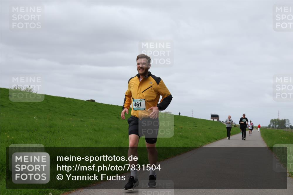 04.05.2025 - 8. Wedeler Halbmarathon Yannick Fuchs http://msf.ph/oto/7831504 04.05.2025 11:40:31 Laufen 461 meine-sportfotos.de