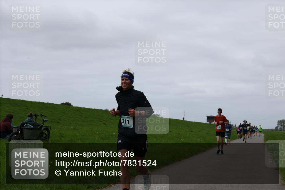04.05.2025 - 8. Wedeler Halbmarathon Yannick Fuchs http://msf.ph/oto/7831524 04.05.2025 11:20:24 Laufen 311, 1160 meine-sportfotos.de