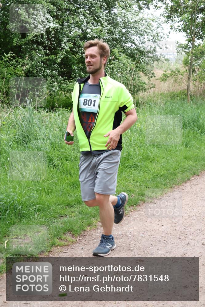 04.05.2025 - 8. Wedeler Halbmarathon Lena Gebhardt http://msf.ph/oto/7831548 04.05.2025 11:18:12 Laufen 801 meine-sportfotos.de