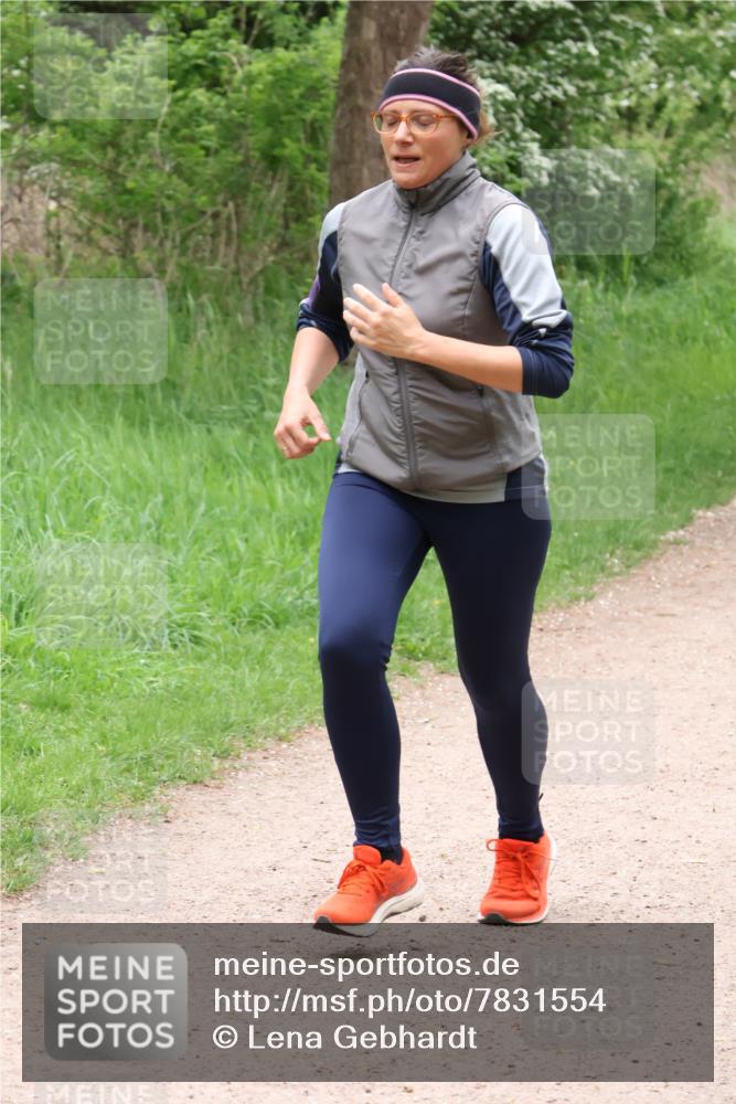 04.05.2025 - 8. Wedeler Halbmarathon Lena Gebhardt http://msf.ph/oto/7831554 04.05.2025 11:18:13 Laufen  meine-sportfotos.de