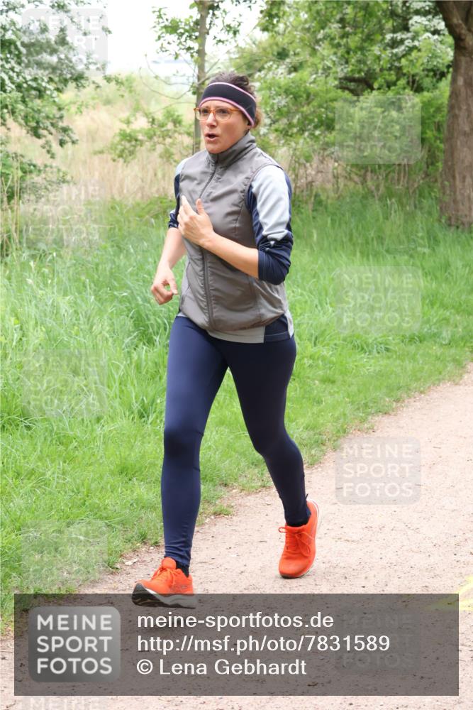 04.05.2025 - 8. Wedeler Halbmarathon Lena Gebhardt http://msf.ph/oto/7831589 04.05.2025 11:18:14 Laufen  meine-sportfotos.de