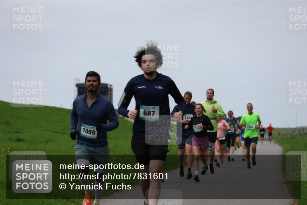 04.05.2025 - 8. Wedeler Halbmarathon Yannick Fuchs http://msf.ph/oto/7831601 04.05.2025 11:20:31 Laufen 1059, 687, 1122, 155 meine-sportfotos.de
