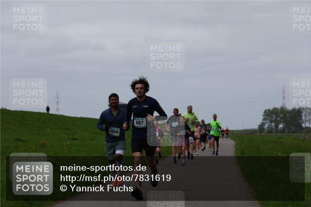 04.05.2025 - 8. Wedeler Halbmarathon Yannick Fuchs http://msf.ph/oto/7831619 04.05.2025 11:20:31 Laufen 1059, 687, 1122, 155 meine-sportfotos.de