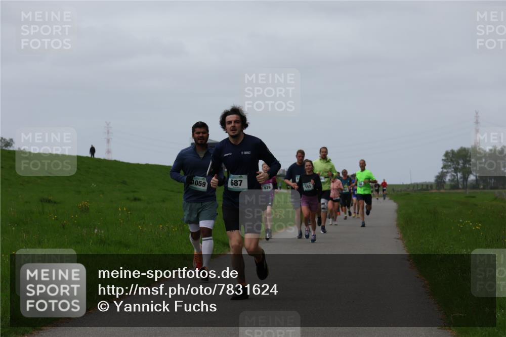04.05.2025 - 8. Wedeler Halbmarathon Yannick Fuchs http://msf.ph/oto/7831624 04.05.2025 11:20:31 Laufen 1059, 687, 579, 155 meine-sportfotos.de