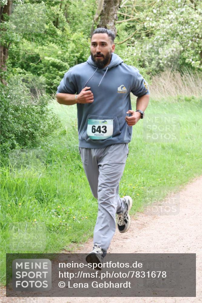 04.05.2025 - 8. Wedeler Halbmarathon Lena Gebhardt http://msf.ph/oto/7831678 04.05.2025 11:18:30 Laufen 643 meine-sportfotos.de