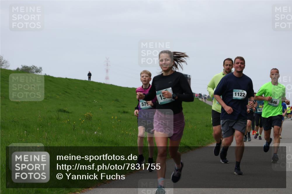 04.05.2025 - 8. Wedeler Halbmarathon Yannick Fuchs http://msf.ph/oto/7831755 04.05.2025 11:20:37 Laufen 15, 57, 1122, 2129, 967, 846 meine-sportfotos.de