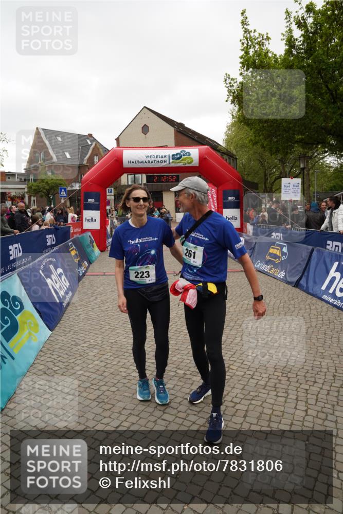 04.05.2025 - 8. Wedeler Halbmarathon Felixshl http://msf.ph/oto/7831806 04.05.2025 12:12:50 Ziel 223, 261 meine-sportfotos.de