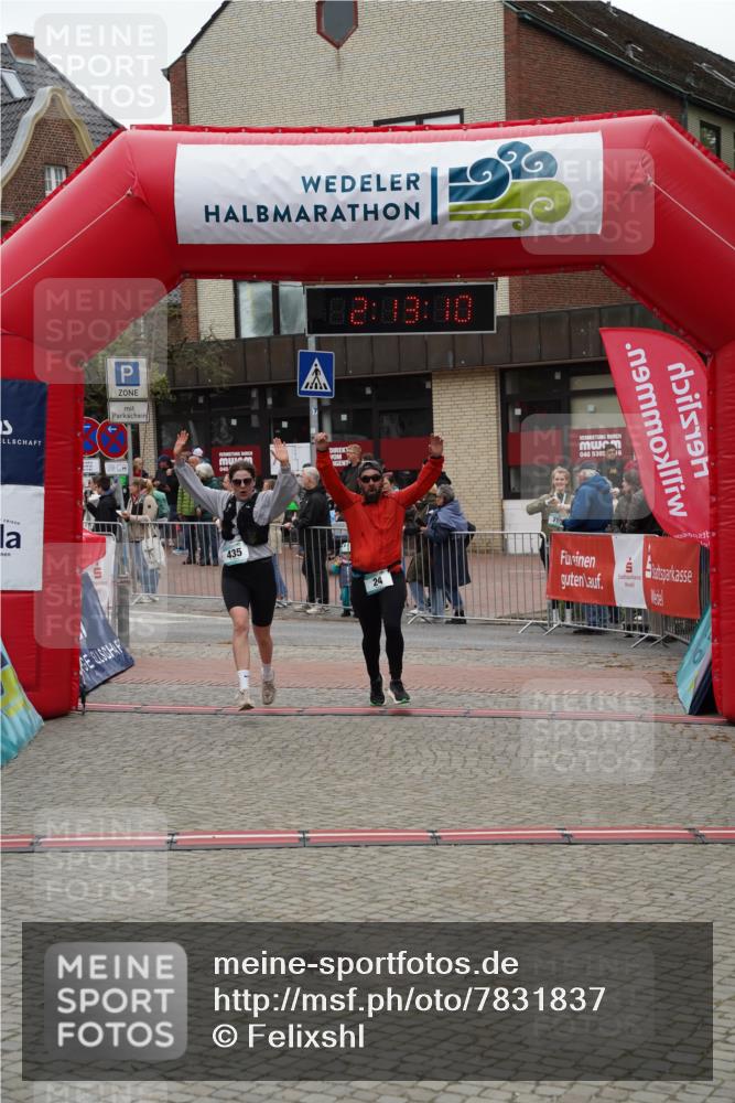04.05.2025 - 8. Wedeler Halbmarathon Felixshl http://msf.ph/oto/7831837 04.05.2025 12:13:07 Ziel 24, 435 meine-sportfotos.de