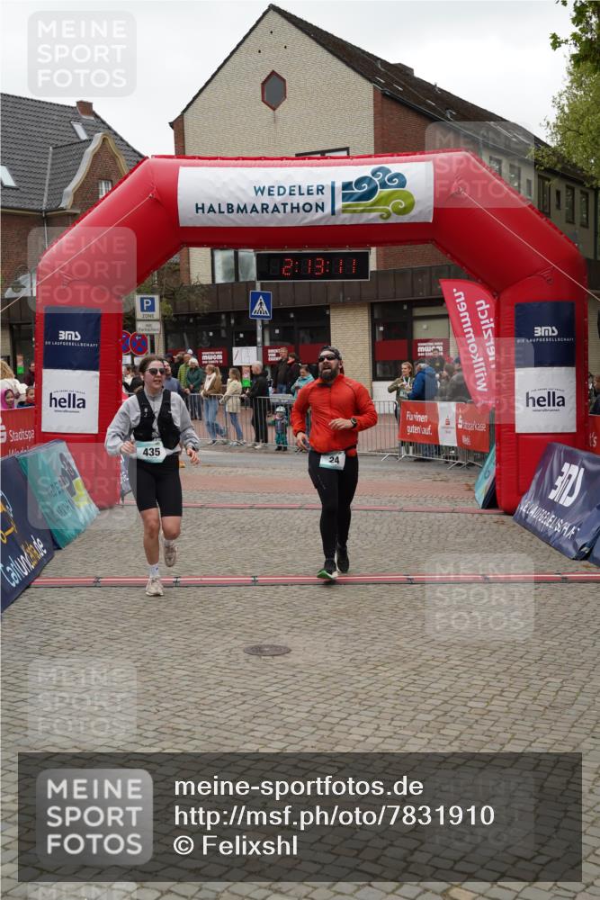 04.05.2025 - 8. Wedeler Halbmarathon Felixshl http://msf.ph/oto/7831910 04.05.2025 12:13:09 Ziel 24, 272, 435 meine-sportfotos.de