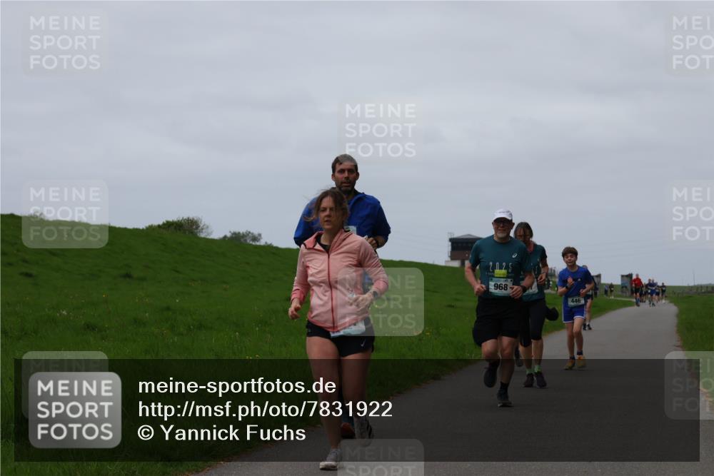 04.05.2025 - 8. Wedeler Halbmarathon Yannick Fuchs http://msf.ph/oto/7831922 04.05.2025 11:20:45 Laufen 968, 446 meine-sportfotos.de