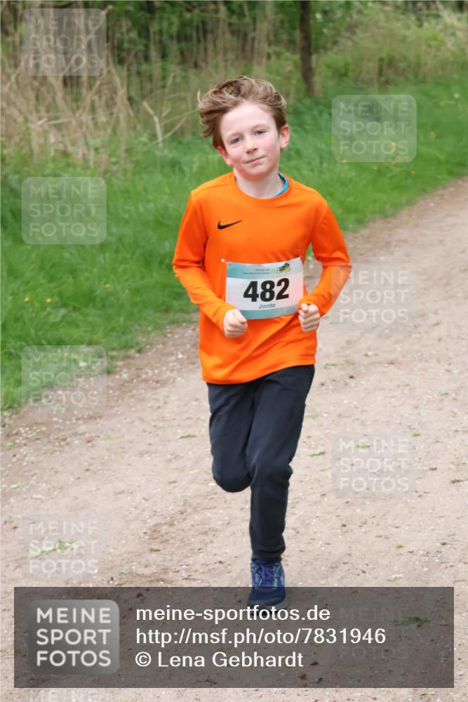 04.05.2025 - 8. Wedeler Halbmarathon Lena Gebhardt http://msf.ph/oto/7831946 04.05.2025 11:19:01 Laufen 482 meine-sportfotos.de