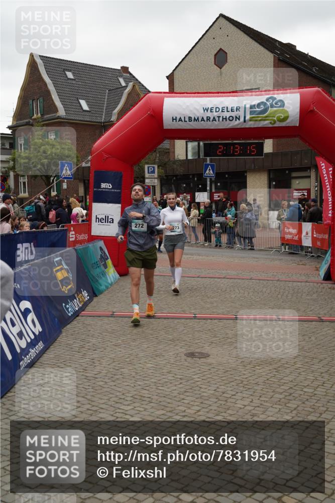 04.05.2025 - 8. Wedeler Halbmarathon Felixshl http://msf.ph/oto/7831954 04.05.2025 12:13:13 Ziel 24, 272, 273, 415, 435 meine-sportfotos.de