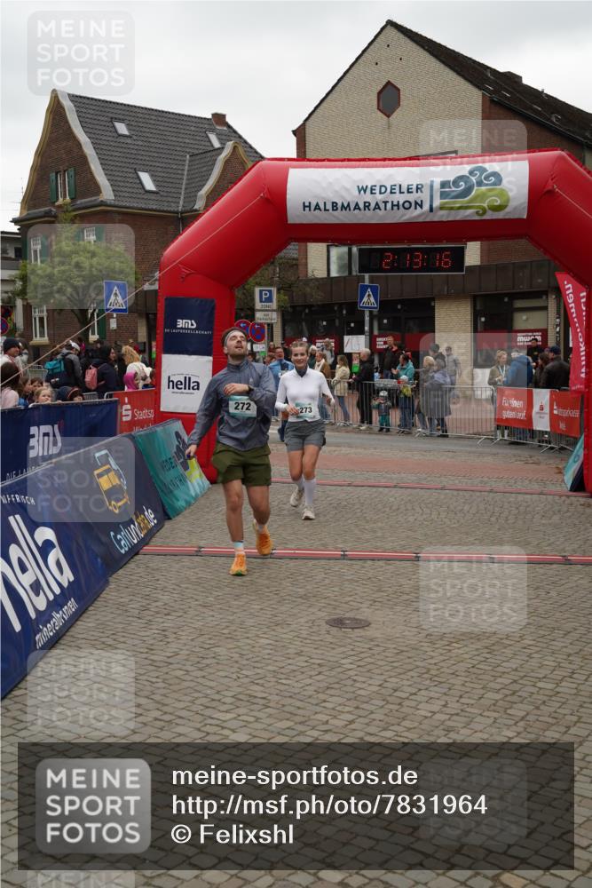 04.05.2025 - 8. Wedeler Halbmarathon Felixshl http://msf.ph/oto/7831964 04.05.2025 12:13:13 Ziel 24, 272, 273, 415, 435 meine-sportfotos.de