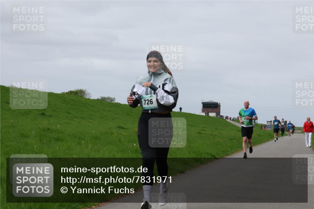 04.05.2025 - 8. Wedeler Halbmarathon Yannick Fuchs http://msf.ph/oto/7831971 04.05.2025 11:40:56 Laufen 726, 873 meine-sportfotos.de