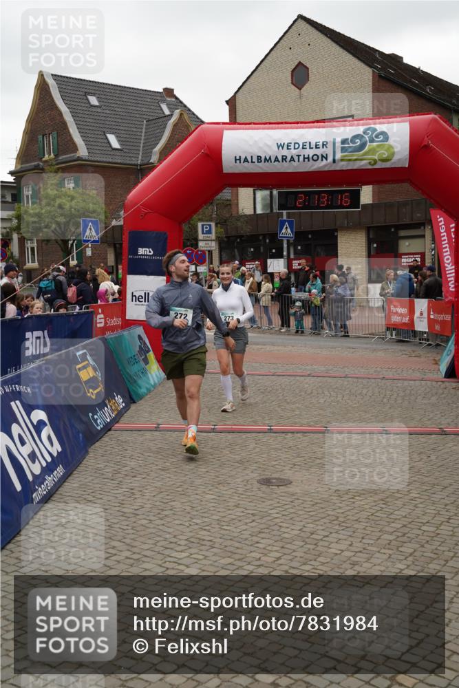 04.05.2025 - 8. Wedeler Halbmarathon Felixshl http://msf.ph/oto/7831984 04.05.2025 12:13:14 Ziel 24, 272, 273, 415 meine-sportfotos.de