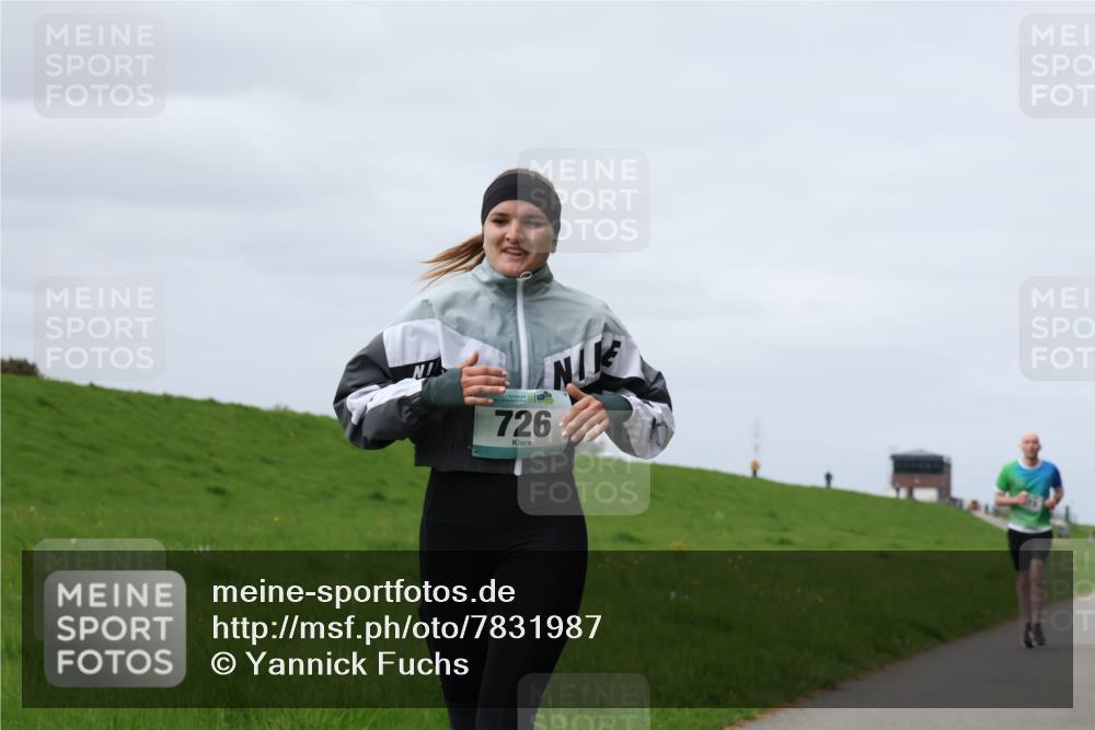 04.05.2025 - 8. Wedeler Halbmarathon Yannick Fuchs http://msf.ph/oto/7831987 04.05.2025 11:40:57 Laufen 726 meine-sportfotos.de