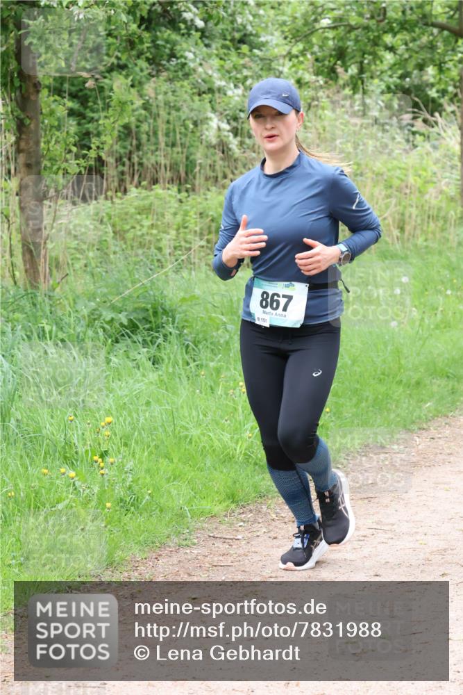 04.05.2025 - 8. Wedeler Halbmarathon Lena Gebhardt http://msf.ph/oto/7831988 04.05.2025 11:19:07 Laufen 156, 867, 151 meine-sportfotos.de
