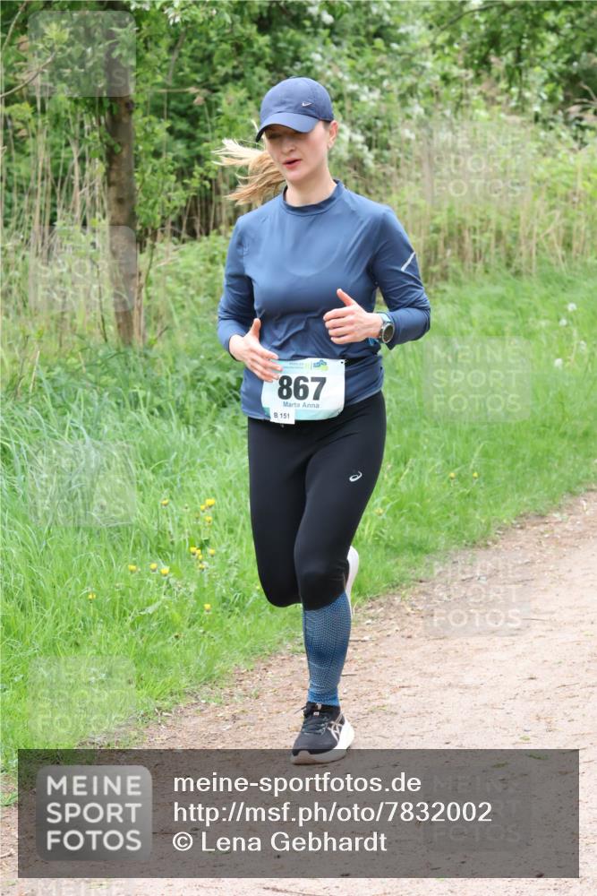 04.05.2025 - 8. Wedeler Halbmarathon Lena Gebhardt http://msf.ph/oto/7832002 04.05.2025 11:19:07 Laufen 867, 151 meine-sportfotos.de