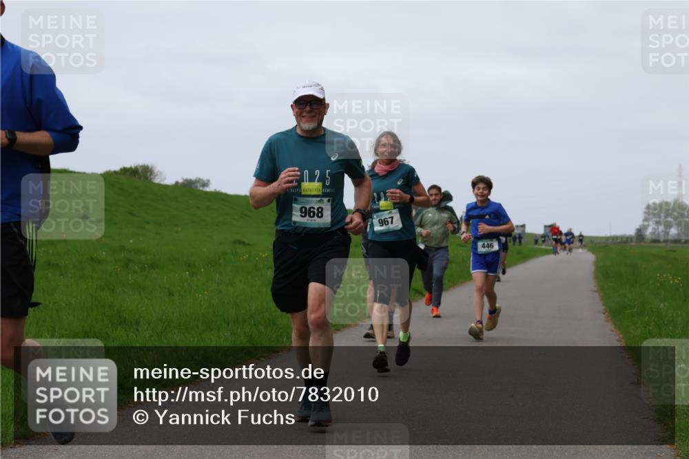 04.05.2025 - 8. Wedeler Halbmarathon Yannick Fuchs http://msf.ph/oto/7832010 04.05.2025 11:20:47 Laufen 025, 968, 967, 446 meine-sportfotos.de