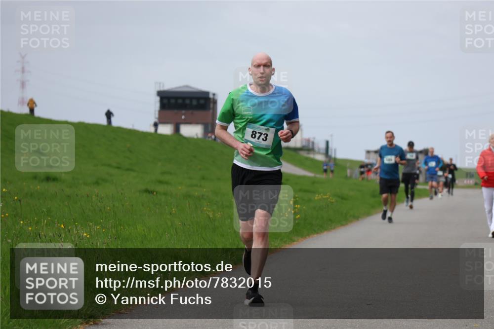 04.05.2025 - 8. Wedeler Halbmarathon Yannick Fuchs http://msf.ph/oto/7832015 04.05.2025 11:40:59 Laufen 873 meine-sportfotos.de