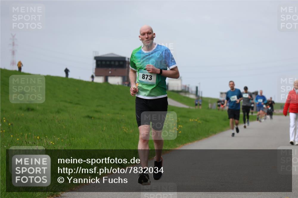 04.05.2025 - 8. Wedeler Halbmarathon Yannick Fuchs http://msf.ph/oto/7832034 04.05.2025 11:40:59 Laufen 873 meine-sportfotos.de