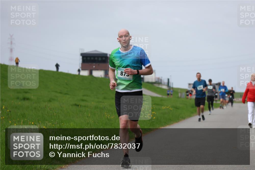 04.05.2025 - 8. Wedeler Halbmarathon Yannick Fuchs http://msf.ph/oto/7832037 04.05.2025 11:40:59 Laufen 873 meine-sportfotos.de