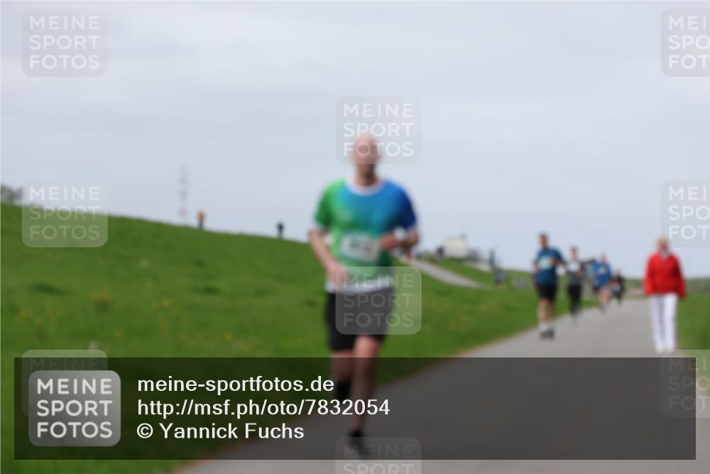 04.05.2025 - 8. Wedeler Halbmarathon Yannick Fuchs http://msf.ph/oto/7832054 04.05.2025 11:41:00 Laufen  meine-sportfotos.de