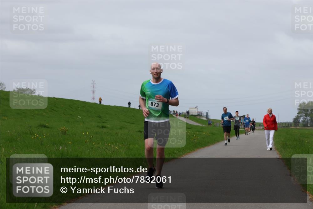04.05.2025 - 8. Wedeler Halbmarathon Yannick Fuchs http://msf.ph/oto/7832061 04.05.2025 11:41:00 Laufen 873, 754 meine-sportfotos.de